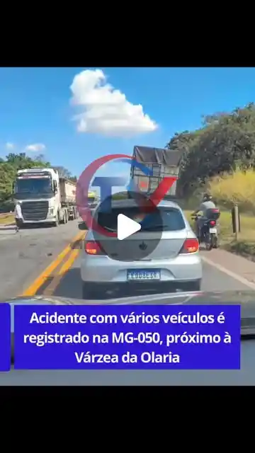 Acidente com vários veículos na MG-050 na Várzea da Olaria