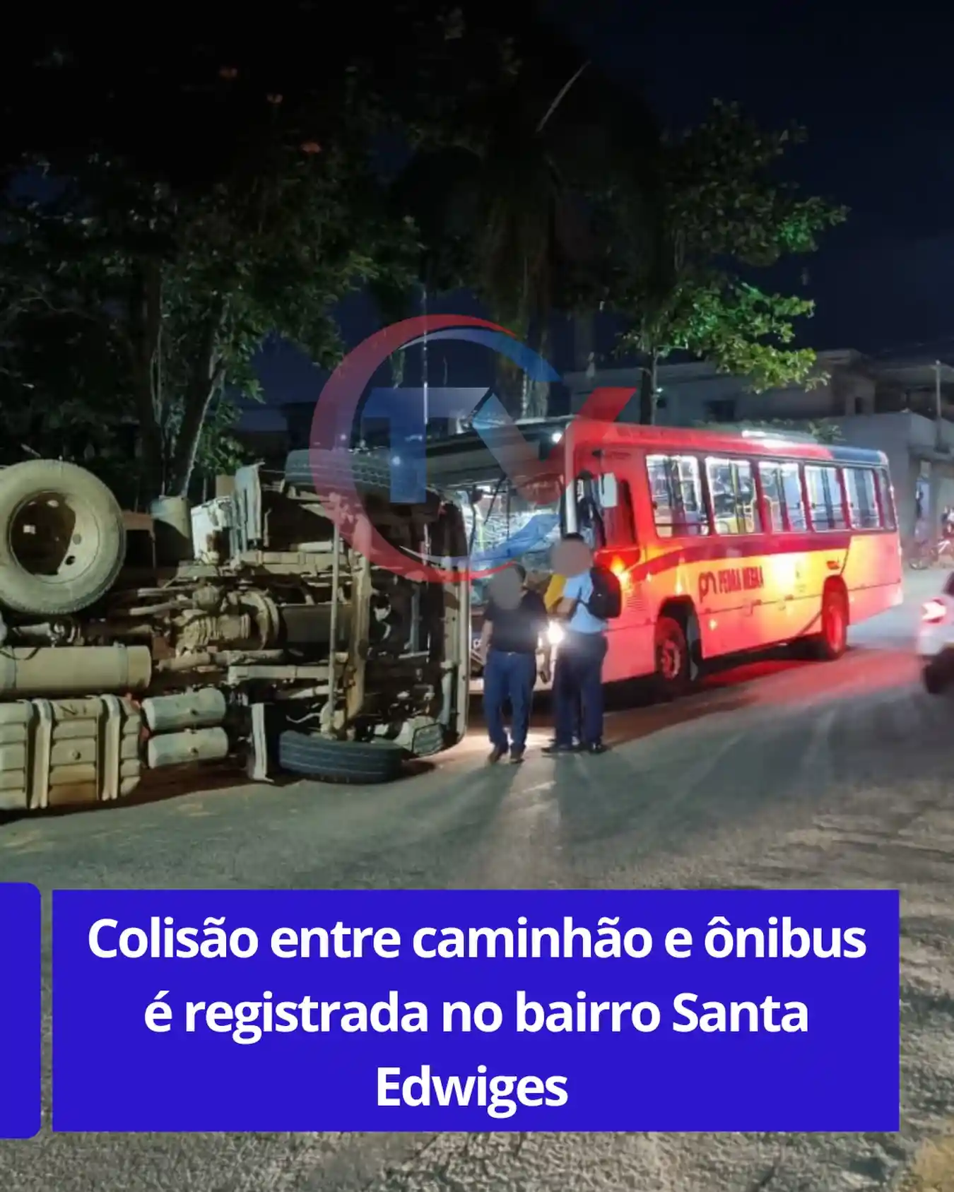 Acidente entre caminhão e ônibus no Santa Edwiges