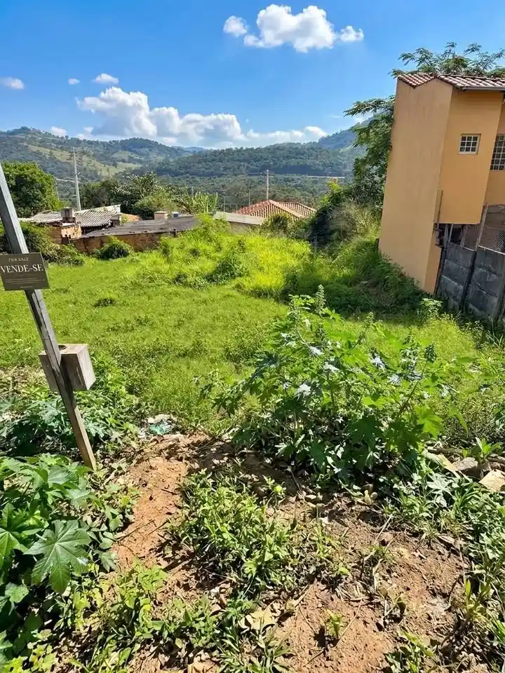 Lote de 300 m² à venda no bairro das Graças