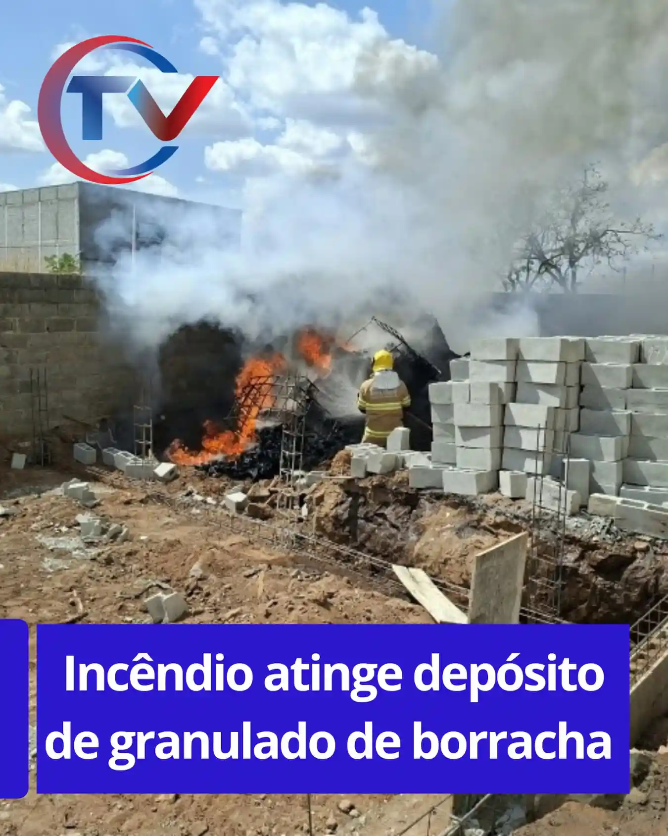 Incêndio em depósito de borracha em Carmo do Cajuru