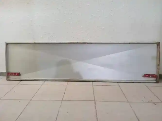 Proteção para porta de aço em metal com 2 fechaduras tetra chave e 1 chave tetra chave