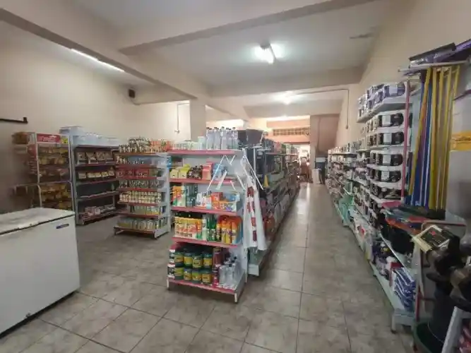 Vendo prédio comercial em Itaúna com excelente localização!