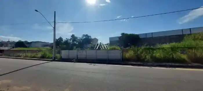 Vendo lote em Itaúna com 554m² de boa topografia em ótima localização