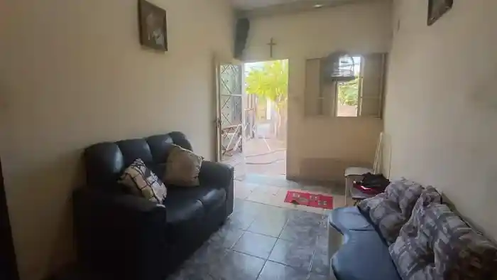 Vendo casa em Itaúna em excelente localização!