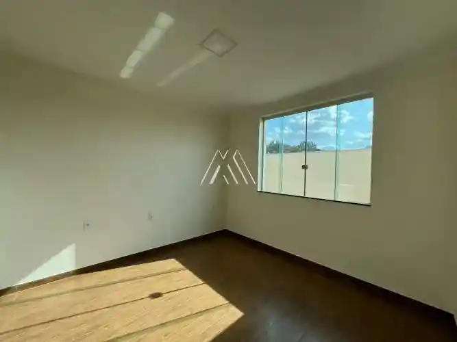 Vendo apartamento em Itaúna com excelente localização!