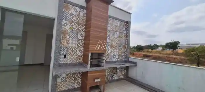 Vendo cobertura em Itaúna com 03 quartos, área de churrasco e com garagem em ótima localiz