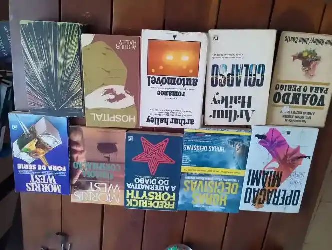 Kit com 10 livros de ação