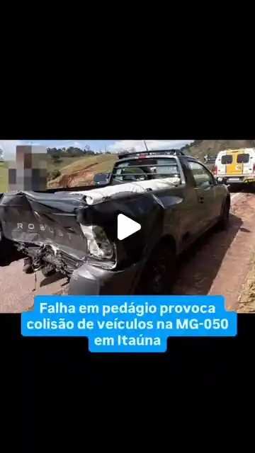 Colisão entre picape e caminhão na MG-050 após falha no pedágio