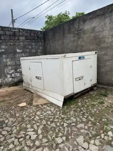 BAÚ REFRIGERADO 2,60M x 1,60M - SEM MAQUINÁRIO