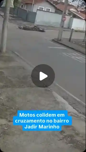 Acidente entre duas motos no Bairro Jardim Marinho