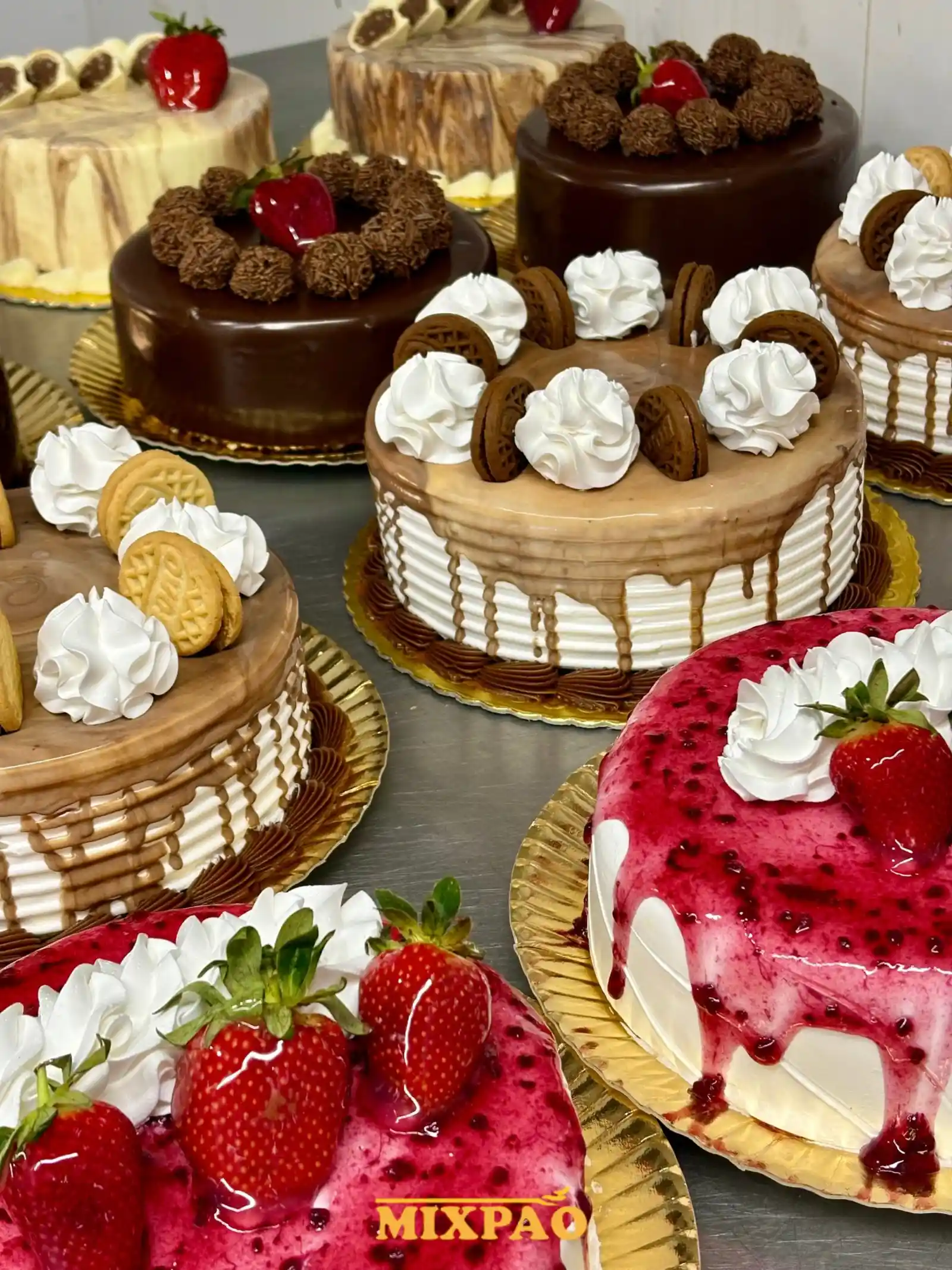 Mix Pão Itaúna: bolos de aniversário por encomenda e pronta-entrega