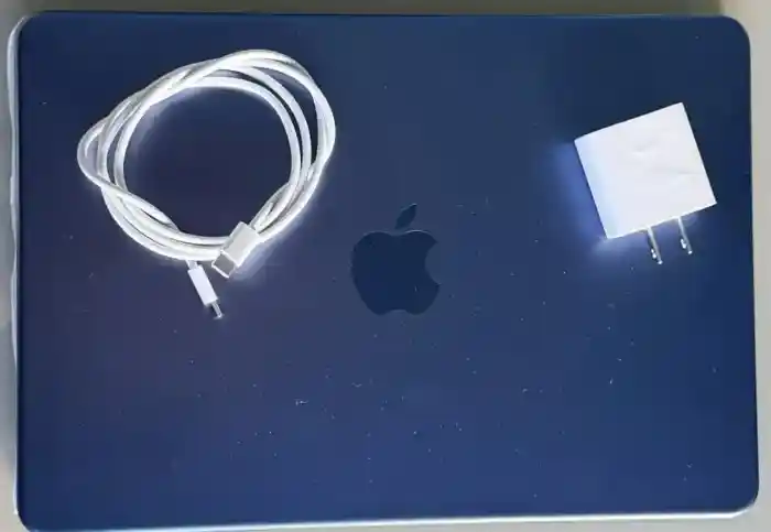 MacBook Neo 512 índigo