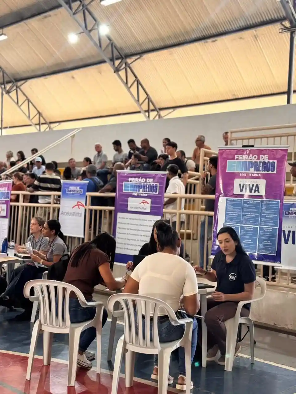 2º Feirão de Empregos de Itaúna reúne cerca de 3 mil candidatos