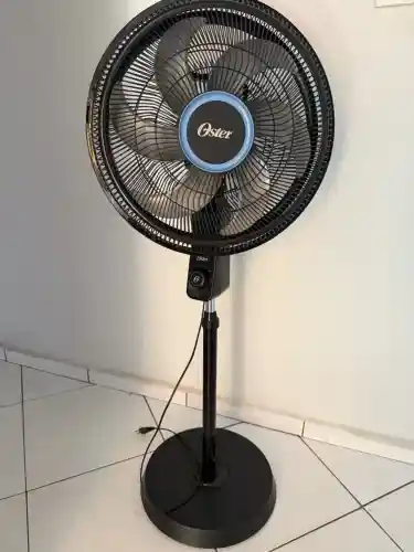 Ventilador de coluna Oster