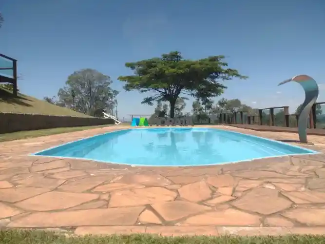 SÍTIO À VENDA - 33 HECTARES - ITAÚNA (MG)
