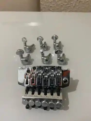 Ponte floyd rose , e tarraxas grover !!