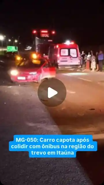 Acidente entre carro e ônibus interdita MG-050 no trevo de Itaúna