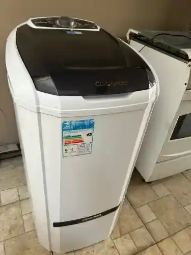 Vendo um tanquinho colormaq 15kg novo, ainda com plástico no painel