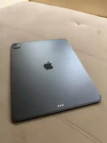 Ipad 13 polegas wifi + Celular 1TB sem detalhes