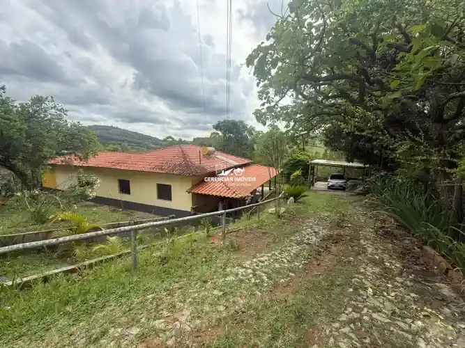 Chácara em Condomínio Fechado 3.300 m² | Piscina | Suíte | 03 Quartos