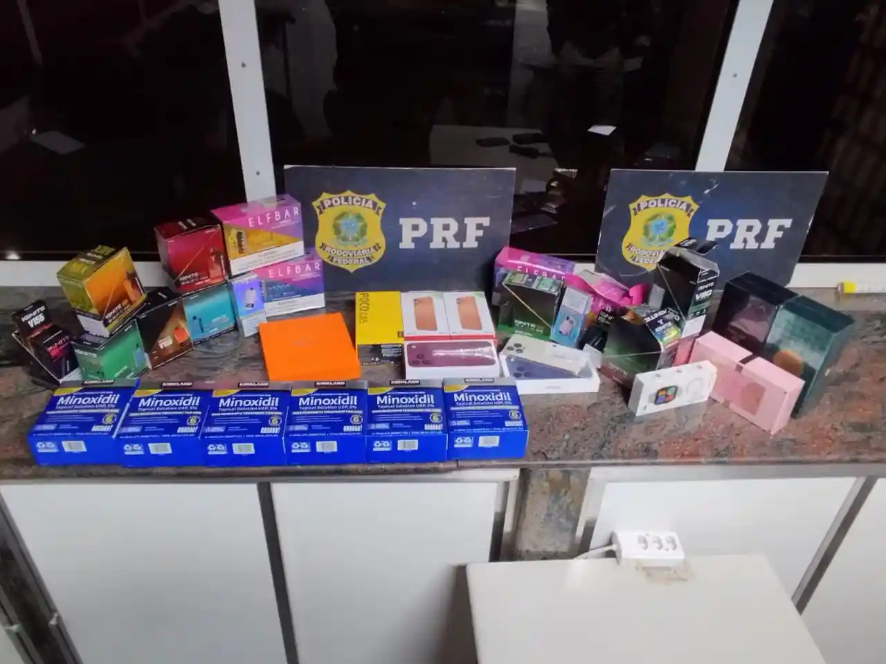 Carro com produtos sem nota fiscal é apreendido em Itatiaiuçu