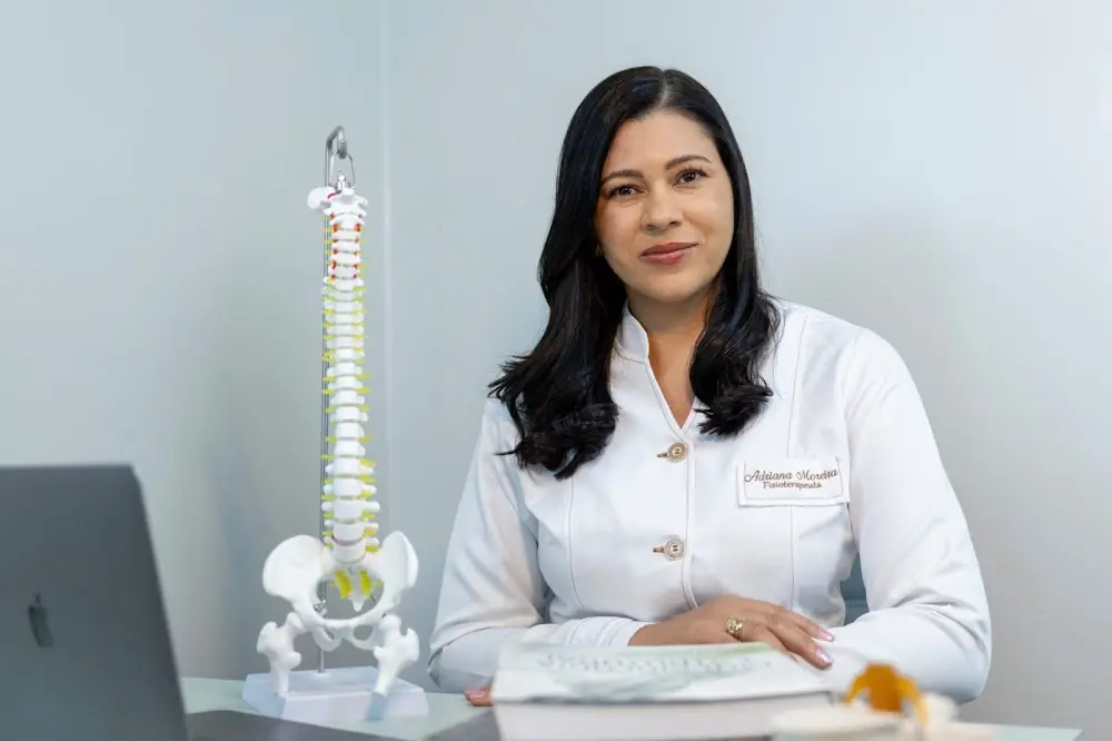 Adriana Moreira da Cruz Oliveira - Fisioterapia, Pilates e Reeducação Postural