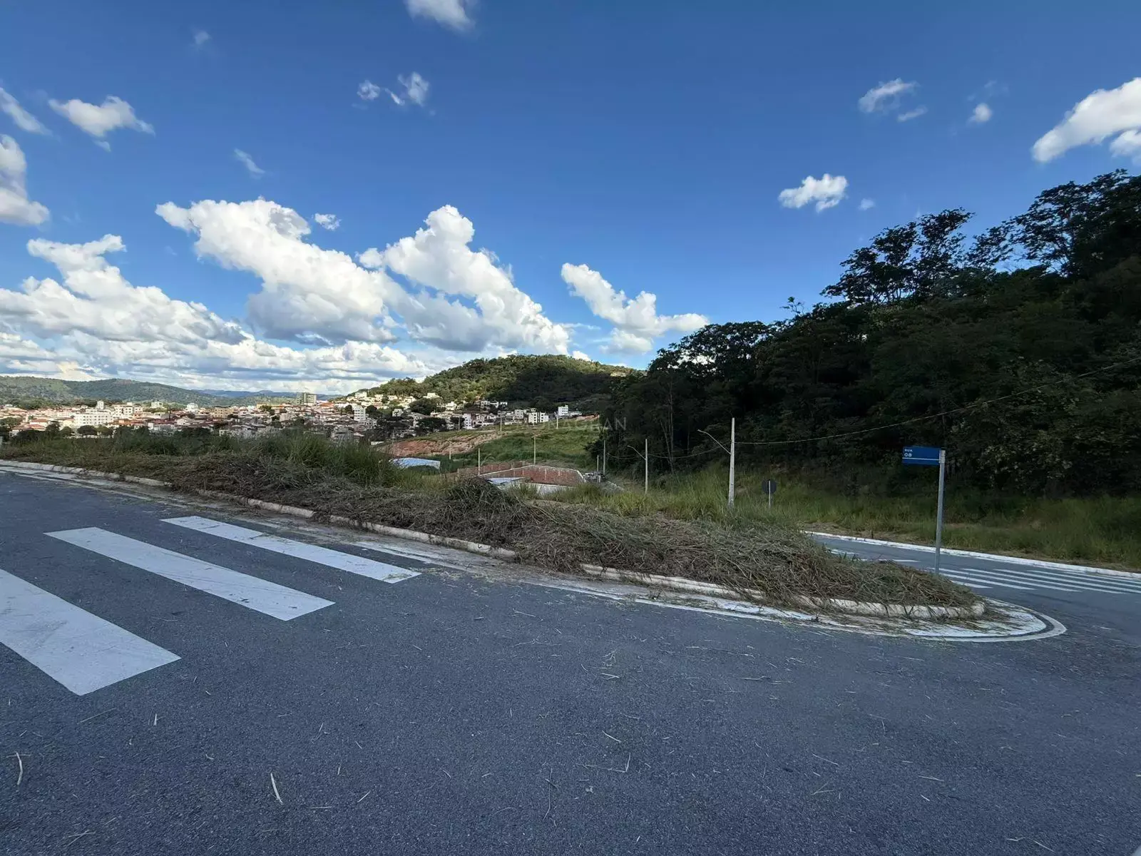 Lote 300,20 m² em Itaúna/MG – Bairro Monte Carlo (Residencial/Comercial)