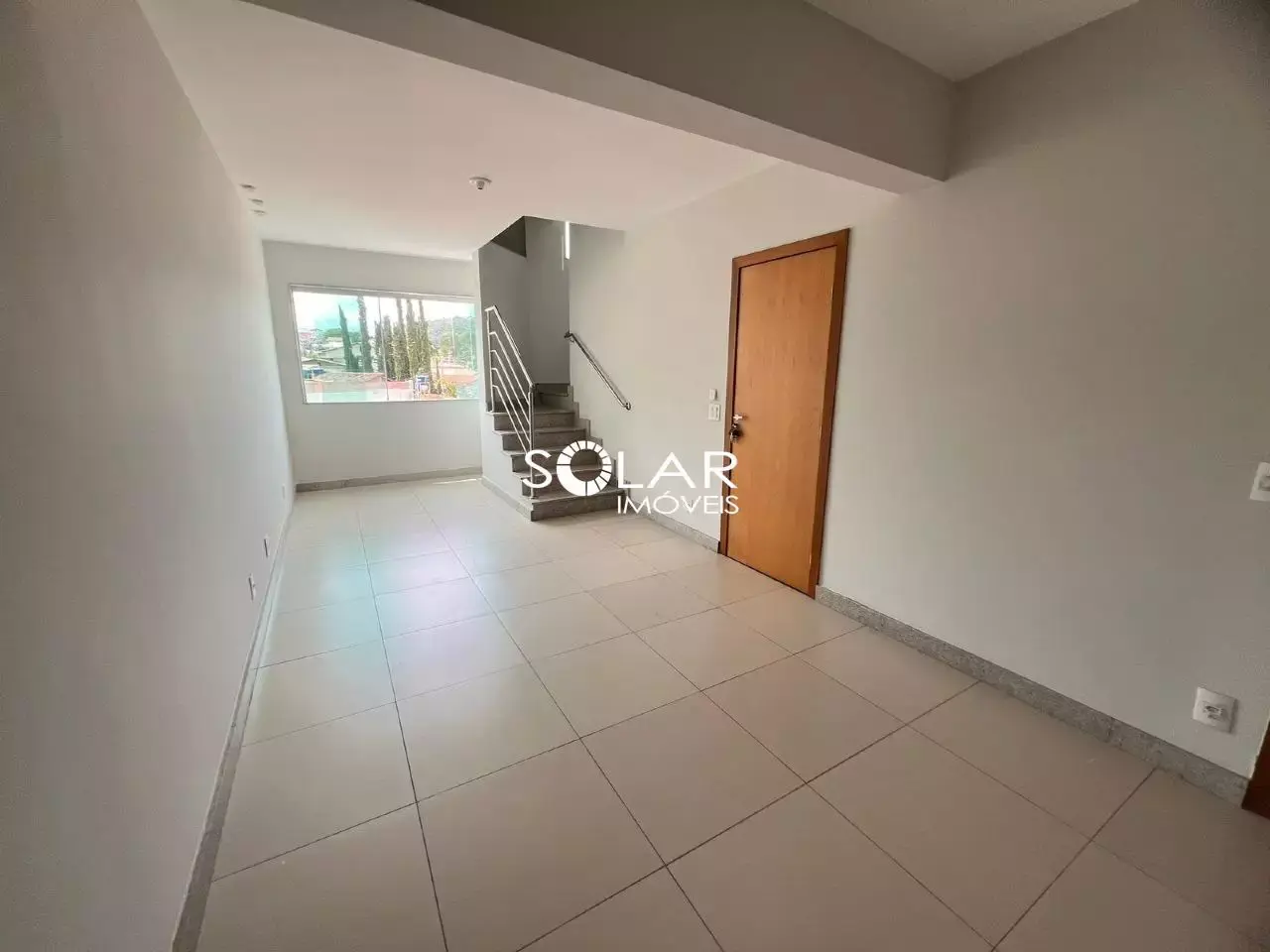 Cobertura em excelente localização no Bairro Cerqueira Lima em Itaúna/MG.