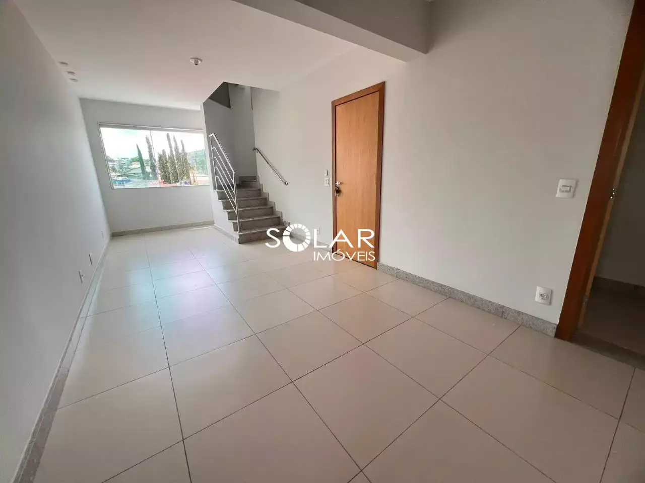 Cobertura em excelente localização no Bairro Cerqueira Lima em Itaúna/MG.