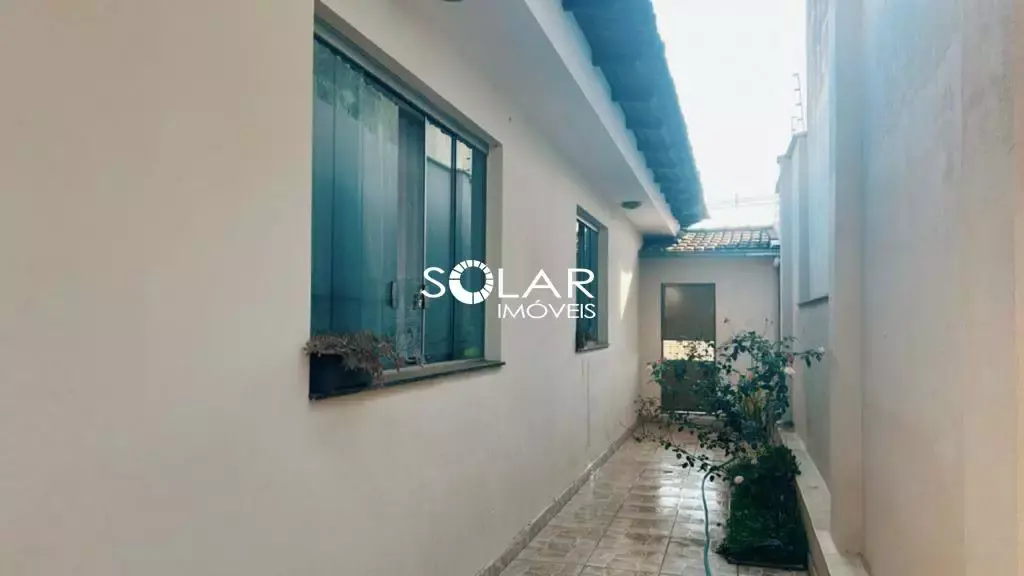 Casa à venda no bairro VILA TAVARES, em Itaúna