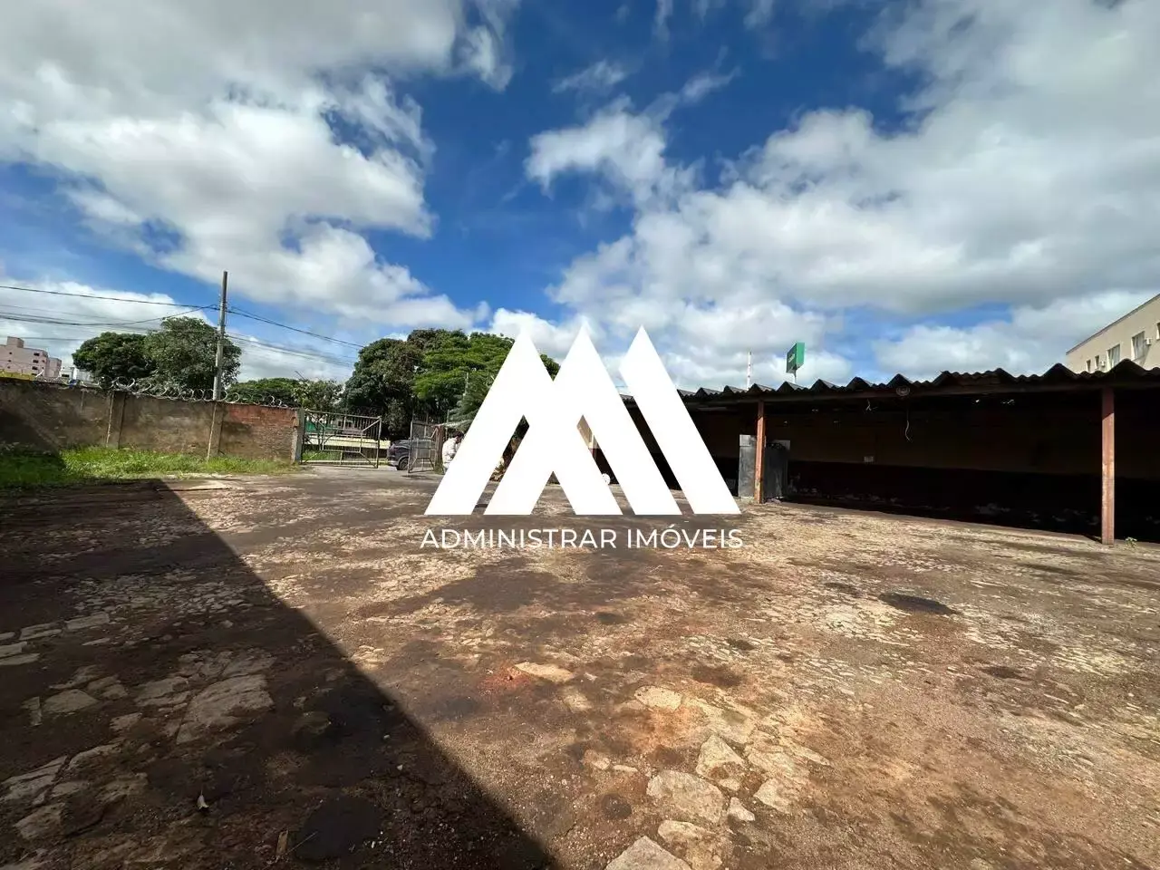 Galpão 800 m² para alugar no Centro