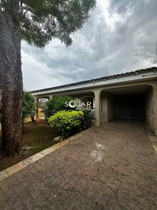 Casa a venda no bairro Lourdes Itaúna MG