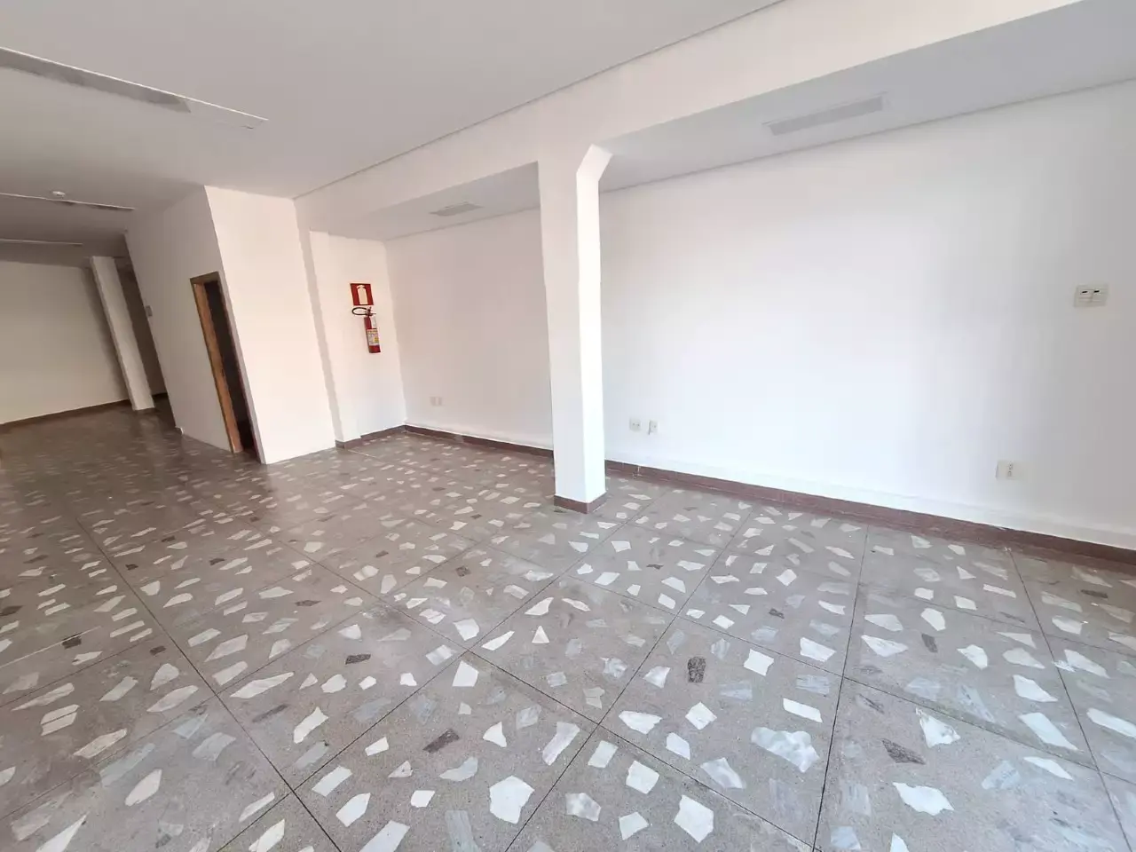 Loja 112 m² à aluguel no Centro