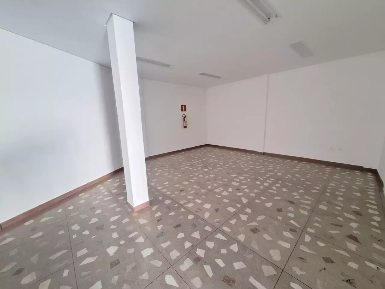 Loja 112 m² à aluguel no Centro