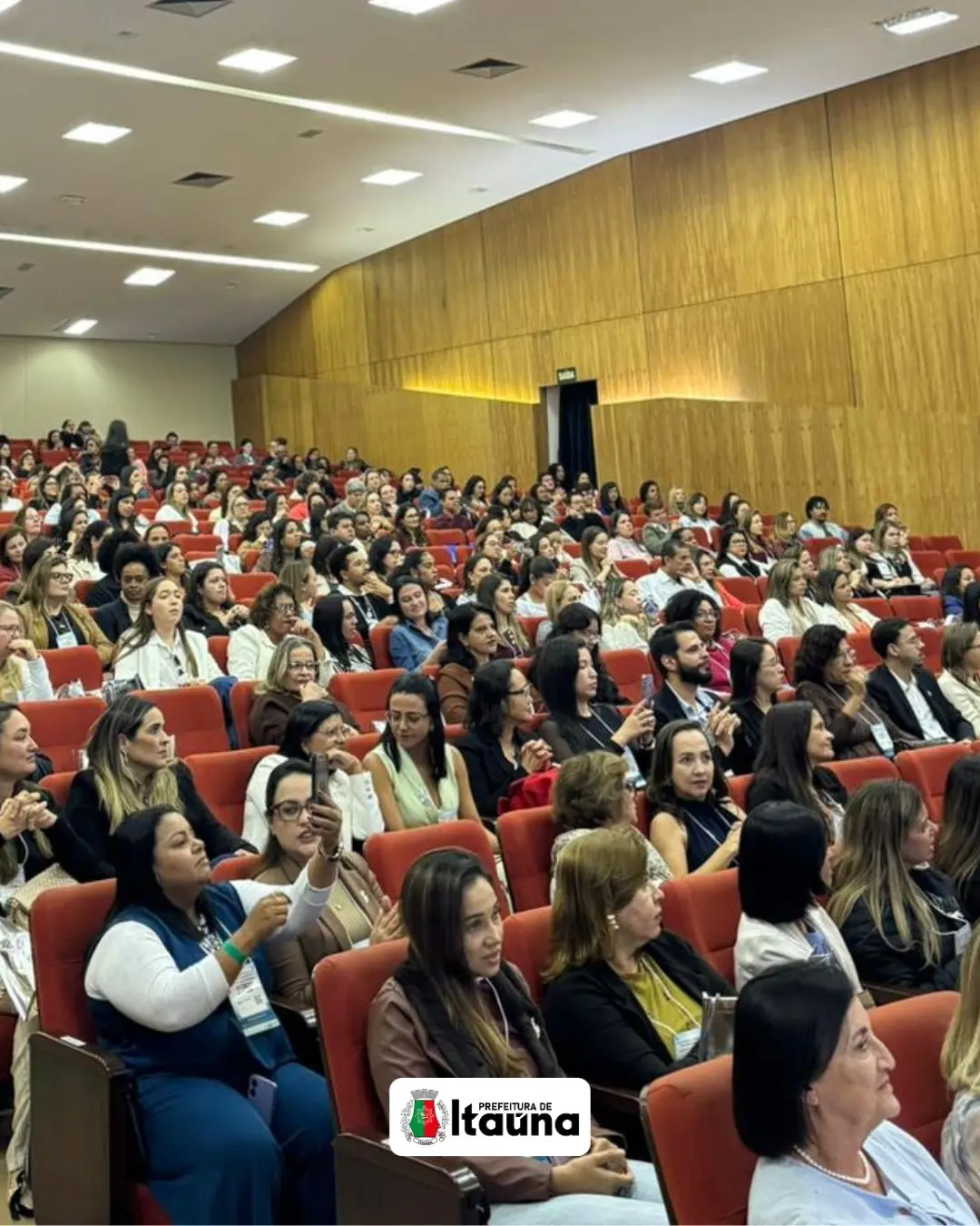 Prefeitura de Itaúna recebe reconhecimento em congresso de imunização