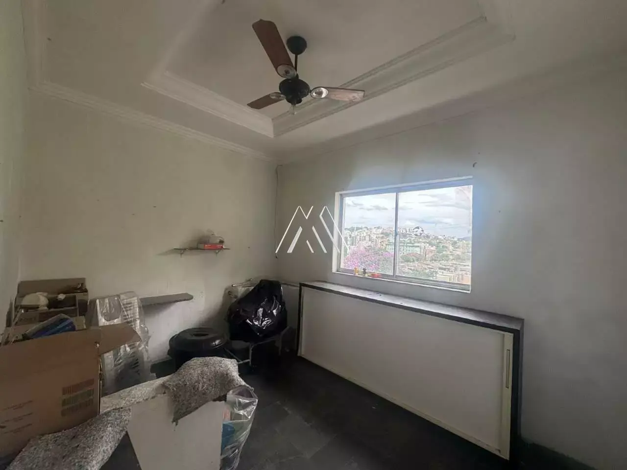 Vendo casa com 02 quartos no bairro das Graças