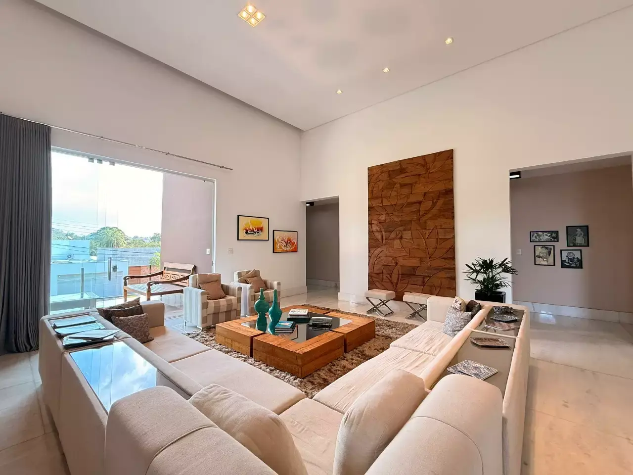 CASA à venda, 3 quartos, 1 suíte, 8 vagas, COND. GRANJA GLORIA