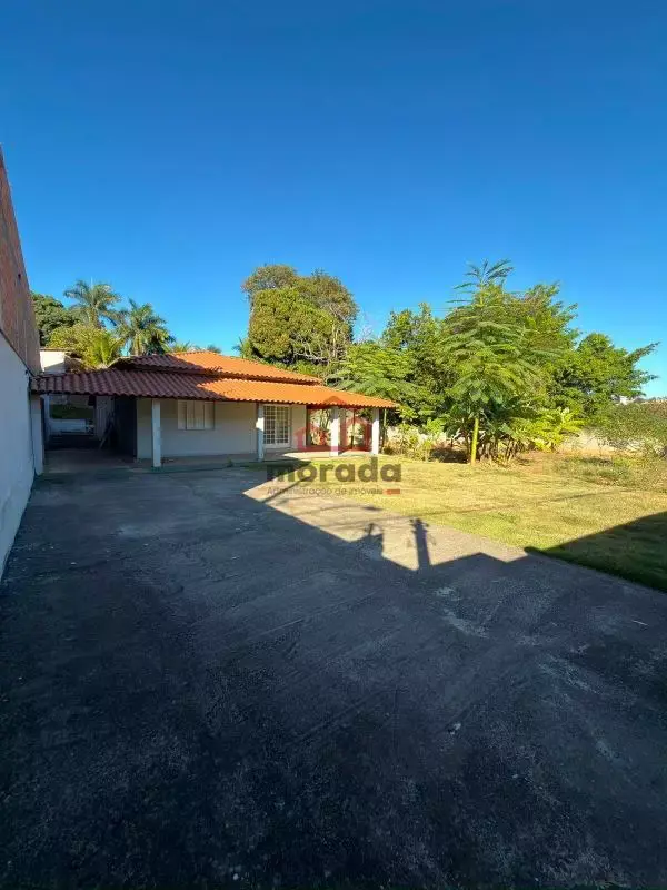 Casa Residencial para Aluguel em Itaúna/MG (3 quartos, 1 suíte) | 240 m²