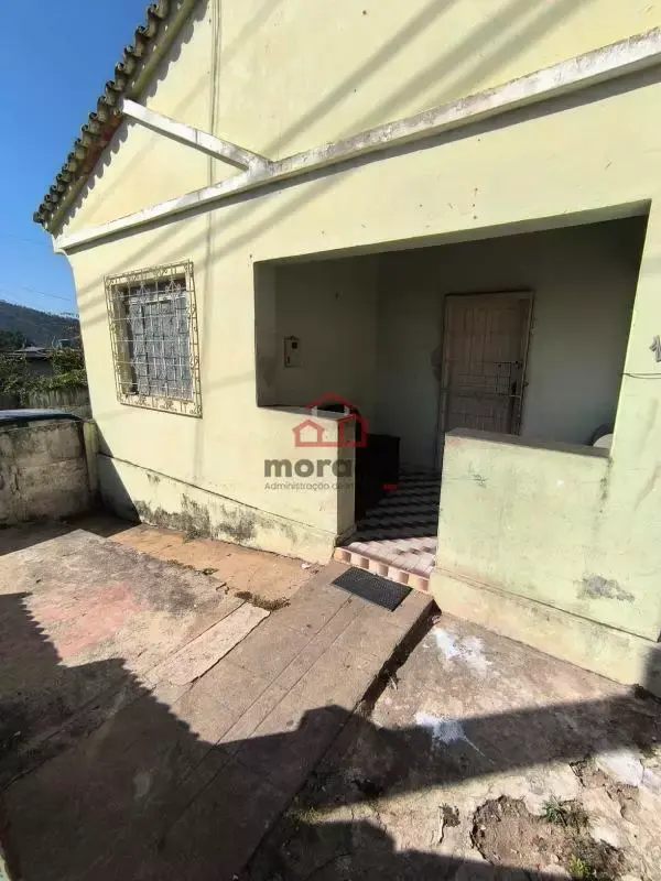 Casa à venda no Santanense, terreno de 480 m²