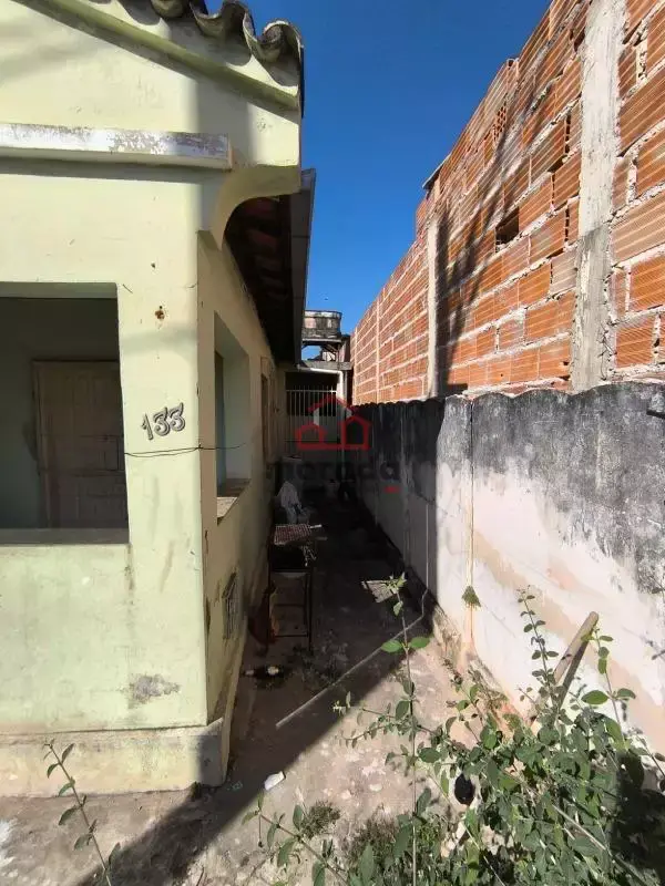 Casa à venda no Santanense, terreno de 480 m²