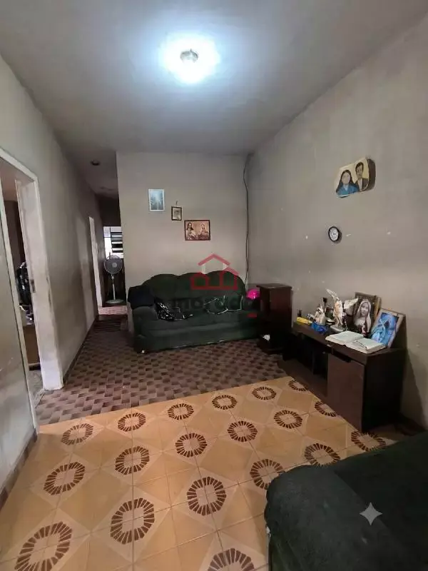 Casa à venda no Irmãos Auler, 247 m² com 2 barracões