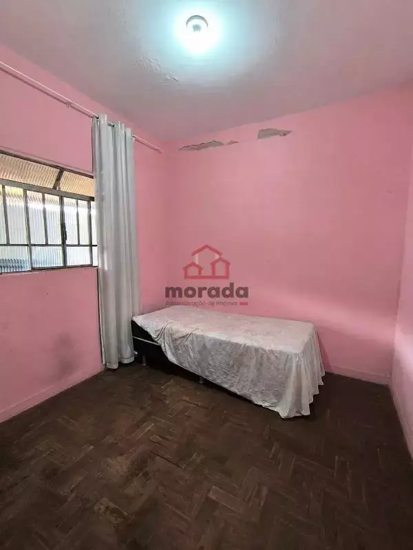 Casa à venda no Irmãos Auler, 247 m² com 2 barracões