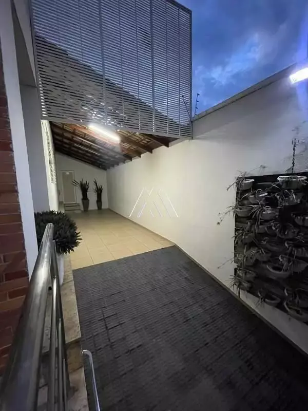 Casa à venda nas Graças em Itaúna