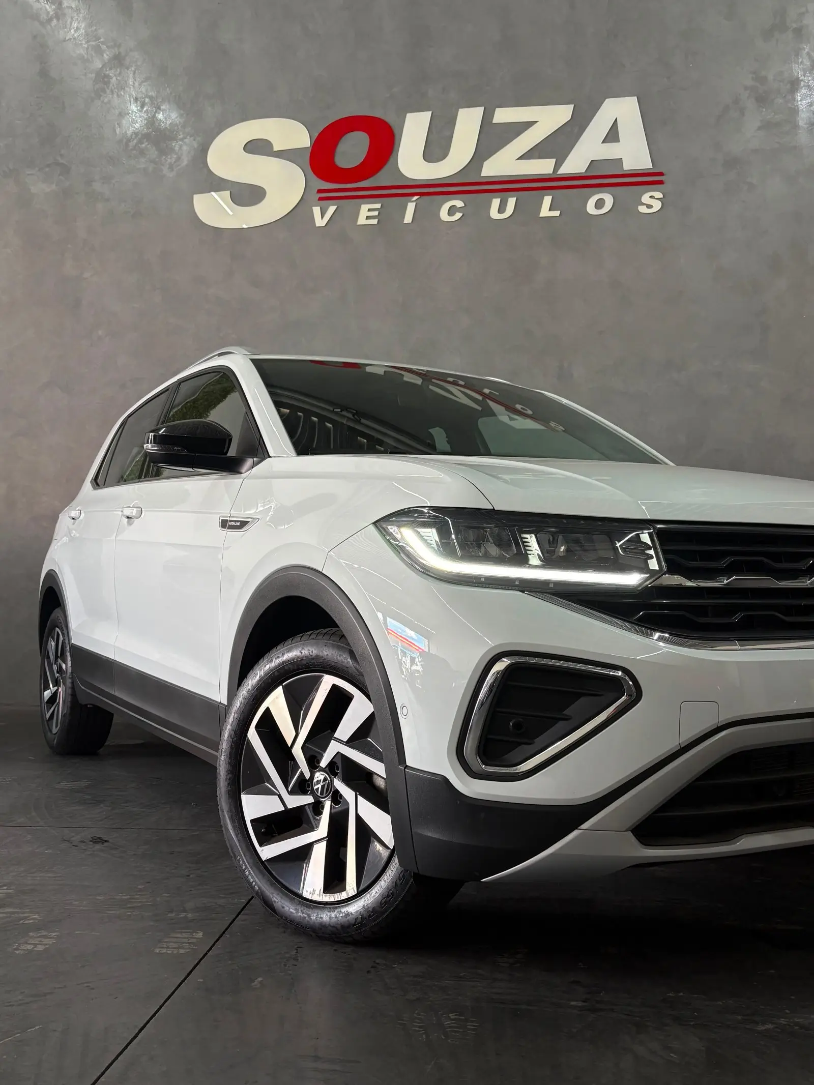 VW T-Cross Highline 1.4 Turbo 2025 — 17 mil km