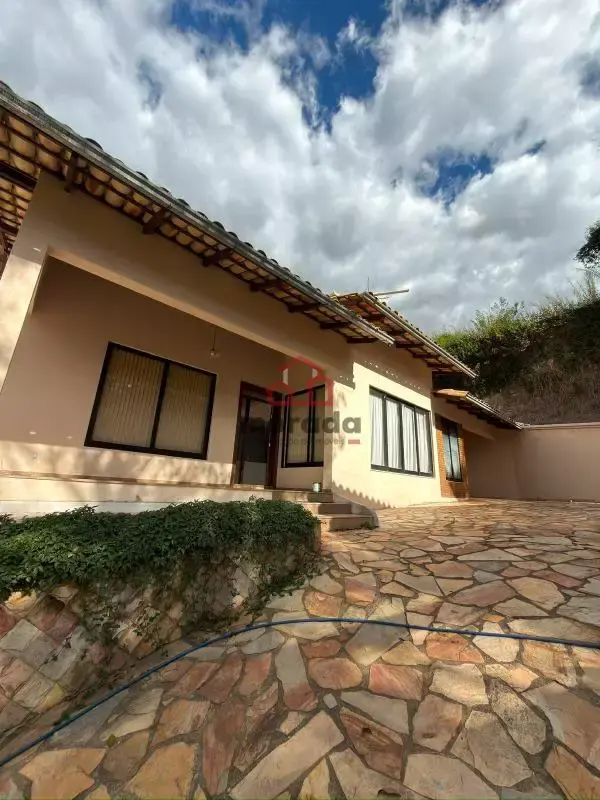 Casa para alugar no Condomínio Lago do Sol – 3 quartos