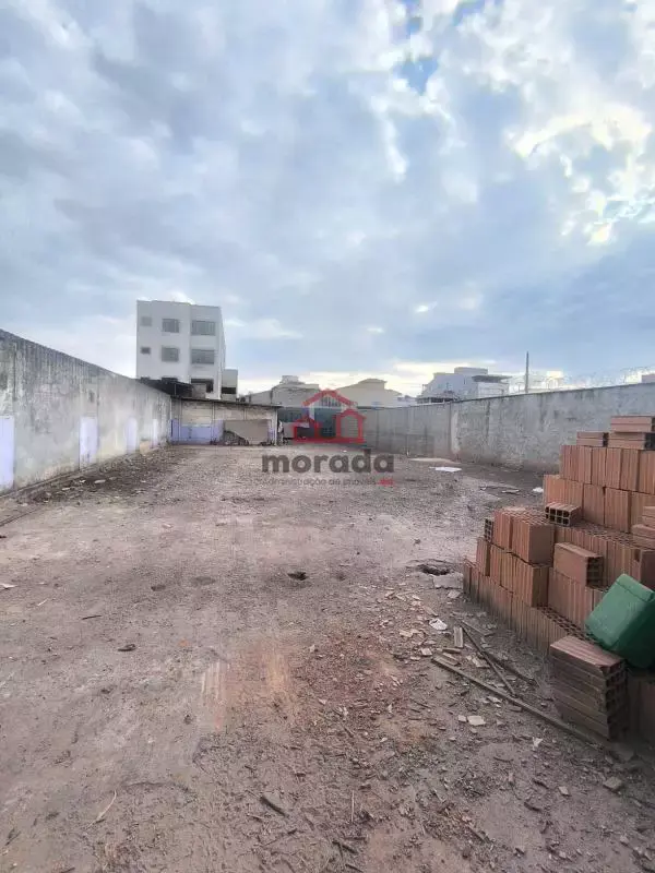 Lote de 560 m² à venda na Nova Vila Mozart