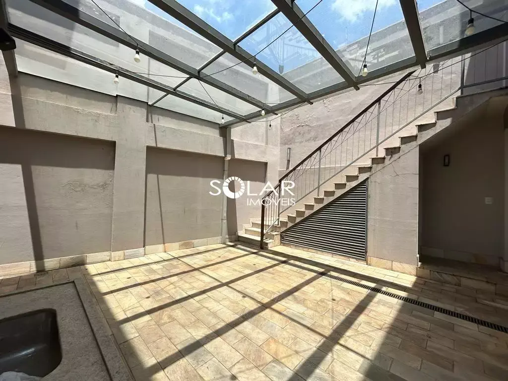 Casa exclusiva no Centro de Itaúna