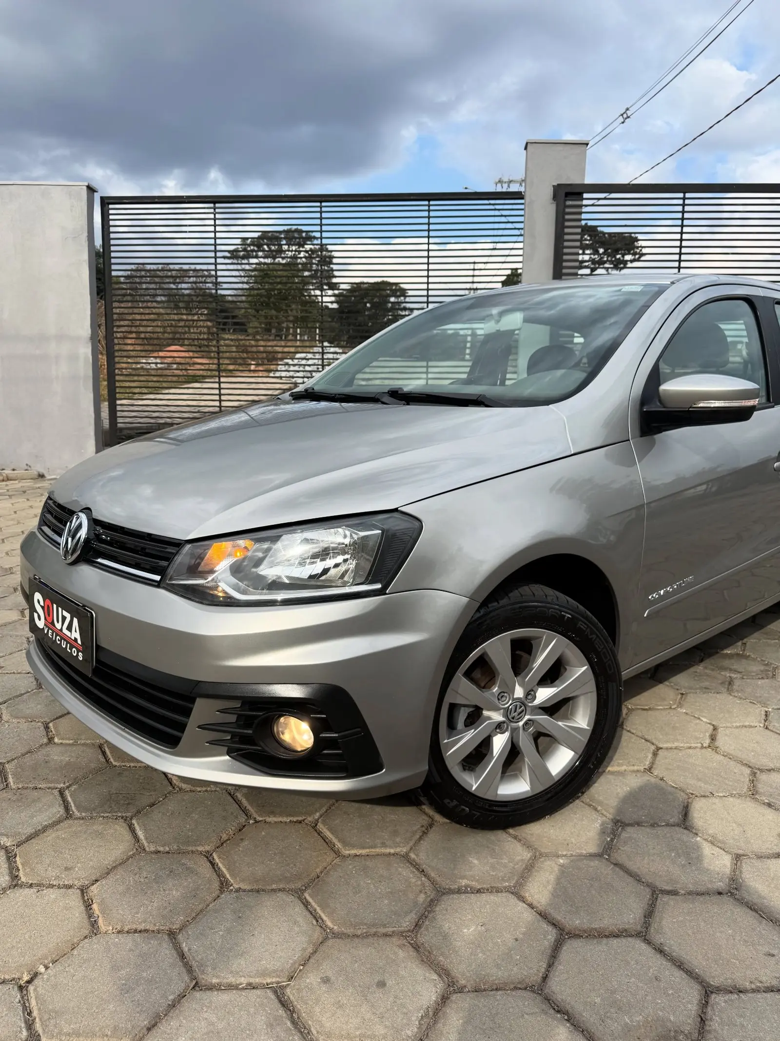 VW Voyage 1.6 MSI 2017 impecável – 120 mil km
