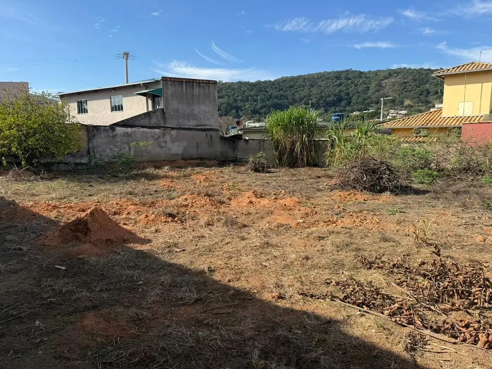 Terreno 545 m² à venda na Várzea da Olaria