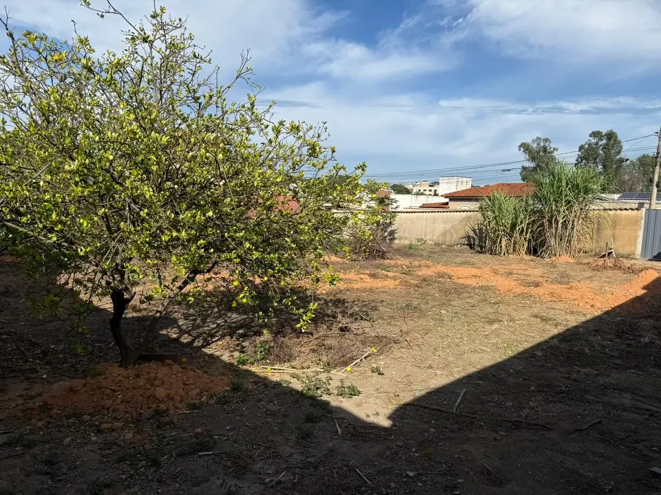 Terreno 545 m² à venda na Várzea da Olaria